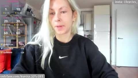 LeaVixx online show from October 2025 10:17:02 AM