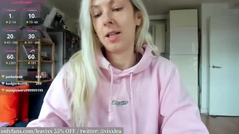 LeaVixx online show from October 2025 10:16:02 AM