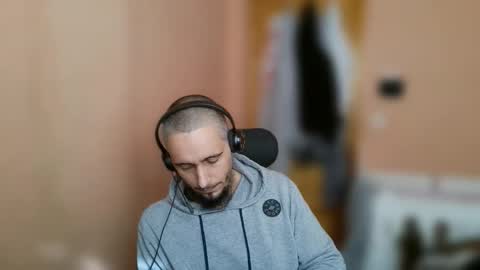 Snapshot of lefrenchiies chatting on January 2026 12:10:01 PM lefrenchiies online show from January 2026 12:10:01 PM