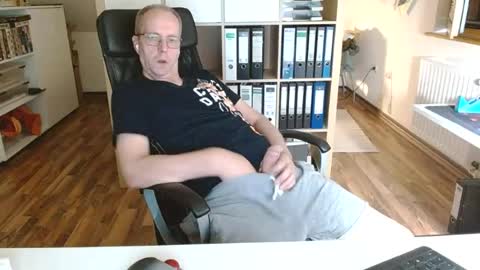 Dave online show from August 2026 09:17:02 PM