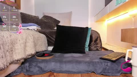 Esmeralda online show from April 2026 02:48:01 PM