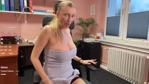 Snapshot of legslong chatting on November 2025 06:40:02 AM LegsLONG online show from November 2025 06:40:02 AM