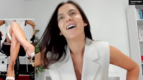 Elle  online show from September 2025 06:02:02 AM