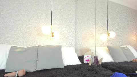 LEIGH ANGELS online show from May 2026 10:07:01 PM
