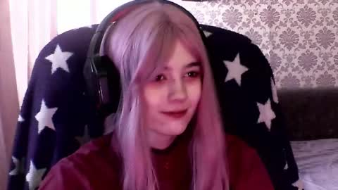 Snapshot of leigharedcross chatting on February 2026 05:44:01 AM Viola online show from February 2026 05:44:01 AM