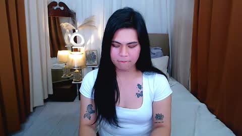 Snapshot of leighcortesi chatting on April 2026 04:42:02 PM Cailey online show from April 2026 04:42:02 PM