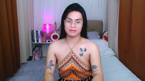 Snapshot of leighcortesi chatting on May 2026 03:50:01 PM Cailey online show from May 2026 03:50:01 PM
