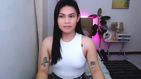 Snapshot of leighcortesi chatting on June 2026 12:07:02 PM Cailey online show from June 2026 12:07:02 PM