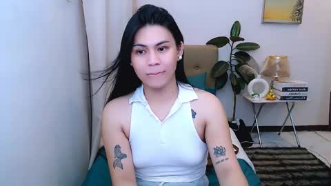 Snapshot of leighcortesi chatting on June 2026 11:32:01 AM Cailey online show from June 2026 11:32:01 AM