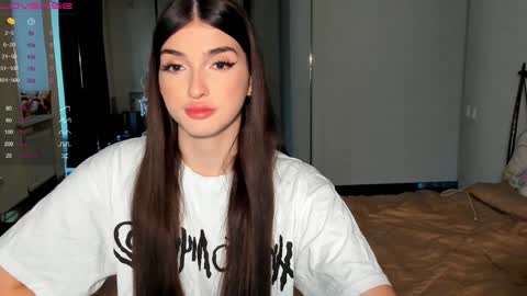 Snapshot of leila_4ever chatting on December 2024 05:20:01 AM Leila online show from December 2024 05:20:01 AM