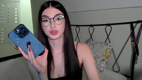 Snapshot of leila_4ever chatting on February 2025 08:29:02 PM Leila online show from February 2025 08:29:02 PM