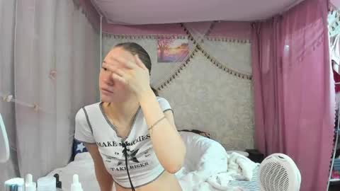 leila_bambi_ online show from April 2026 01:01:02 AM