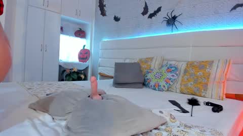   online show from October 2025 08:21:02 PM