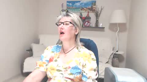 Snapshot of leilamays chatting on June 2026 04:06:01 AM Leila Kinky online show from June 2026 04:06:01 AM