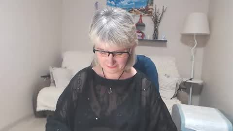 Snapshot of leilamays chatting on July 2026 09:58:01 AM Leila Kinky online show from July 2026 09:58:01 AM
