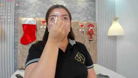 leilapons online show from December 2025 04:56:01 PM