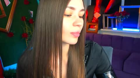 Leila Rai online show from November 2025 01:57:02 PM