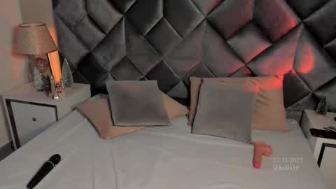 Leizathompson online show from November 2025 08:41:02 PM