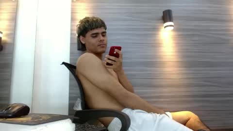 lelehott01 online show from July 2026 03:23:01 AM