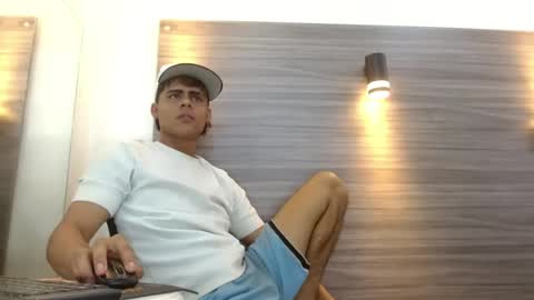 lelehott01 online show from July 2026 03:22:01 AM