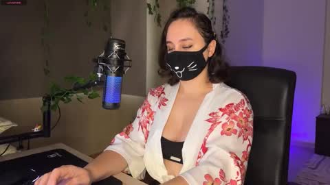 Snapshot of lemi_peachy chatting on November 2025 04:29:02 PM Lemi online show from November 2025 04:29:02 PM