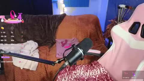 Snapshot of lemonadetarts chatting on November 2025 07:47:02 PM Junie 3 online show from November 2025 07:47:02 PM