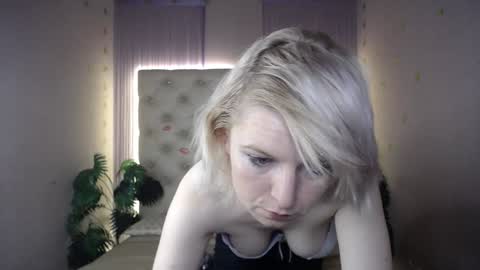 Snapshot of lena_paulles chatting on December 2024 07:04:02 AM Lena online show from December 2024 07:04:02 AM