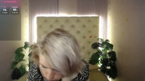 Snapshot of lena_paulles chatting on January 2025 10:13:02 AM Lena online show from January 2025 10:13:02 AM