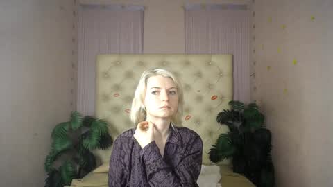 Snapshot of lena_paulles chatting on February 2025 07:04:02 AM Lena online show from February 2025 07:04:02 AM