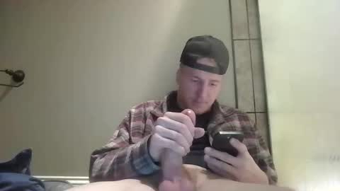 Snapshot of lenewton2004 chatting on December 2025 12:27:01 AM lenewton2004 online show from December 2025 12:27:01 AM