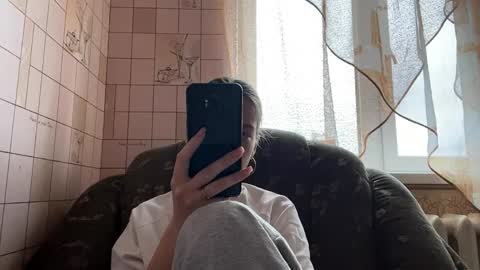 Hellomy name is Natalyits my first day here nice to meet you Give me 50 thumbs ups online show from May 2026 08:08:02 AM