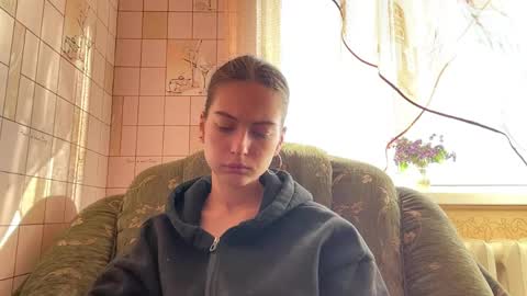 Hellomy name is Natalyits my first day here nice to meet you Give me 50 thumbs ups online show from May 2026 03:45:01 AM