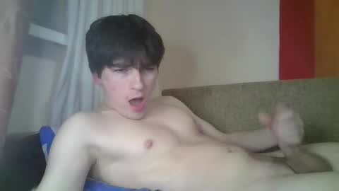 Snapshot of leo_cutie chatting on January 2026 12:36:01 AM leo_cutie online show from January 2026 12:36:01 AM