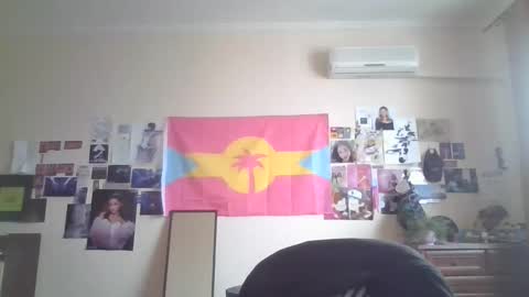 Snapshot of leo_cutie chatting on February 2026 10:12:01 AM leo_cutie online show from February 2026 10:12:01 AM