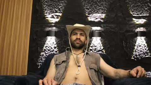 Leo  Diaz online show from May 2026 11:02:01 PM