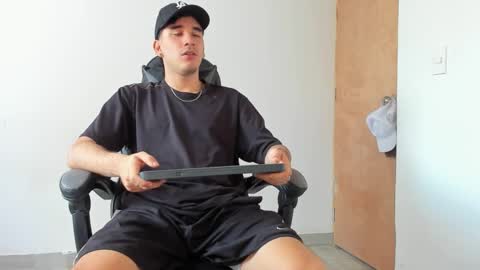 Leo Jones online show from February 2025 04:03:02 PM