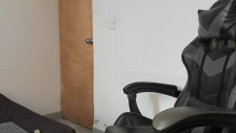 Leo Jones online show from September 2025 03:03:02 PM