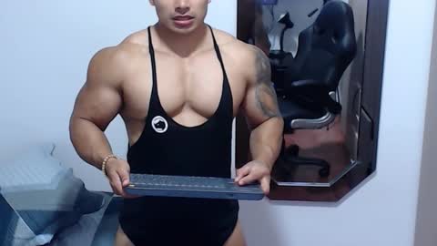Snapshot of leo_muscleboy chatting on February 2026 02:42:01 AM Leo online show from February 2026 02:42:01 AM