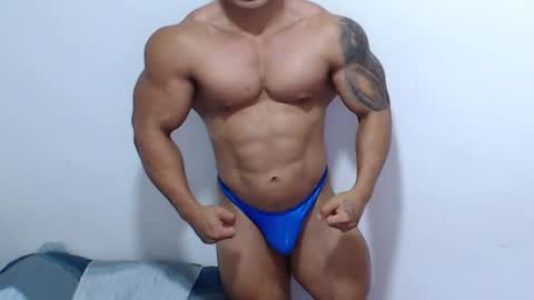 Snapshot of leo_muscleboy chatting on June 2026 02:44:02 AM Leo online show from June 2026 02:44:02 AM