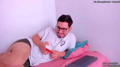 Snapshot of leoandviolet chatting on December 2024 02:31:02 PM Carlos Alissa. Help us to reach 100 likes online show from December 2024 02:31:02 PM