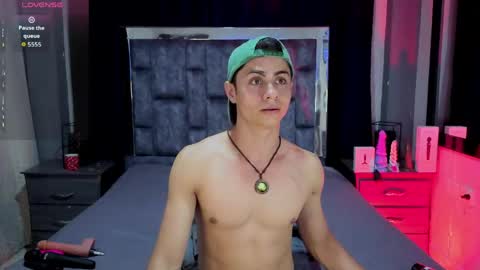 leomonnroe online show from May 2026 09:42:01 PM