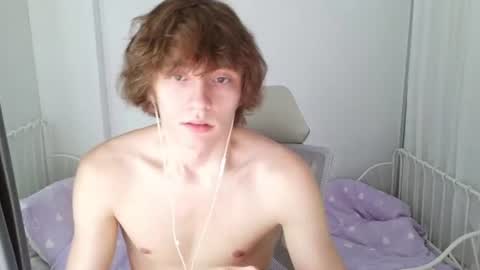 Snapshot of leon_heart666 chatting on June 2026 01:28:02 AM Leon online show from June 2026 01:28:02 AM