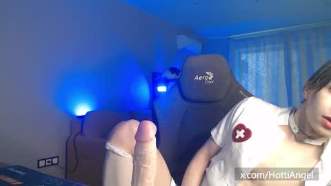 Snapshot of leon_yuugen chatting on December 2025 10:31:01 AM Leon online show from December 2025 10:31:01 AM