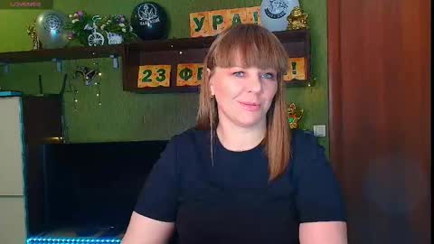 Snapshot of leona_tracie chatting on February 2026 10:30:02 PM Leona tracie online show from February 2026 10:30:02 PM