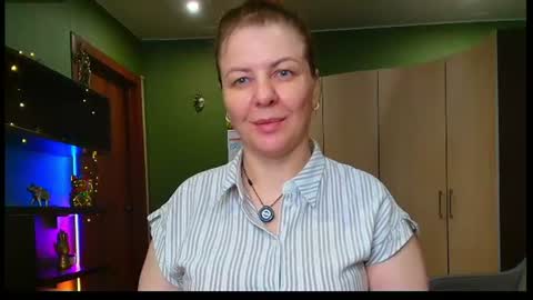 Leona tracie online show from July 2026 08:11:02 PM