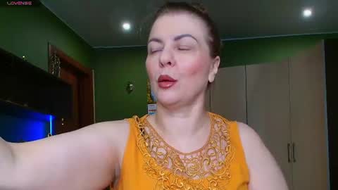 Leona tracie online show from July 2026 09:28:02 PM