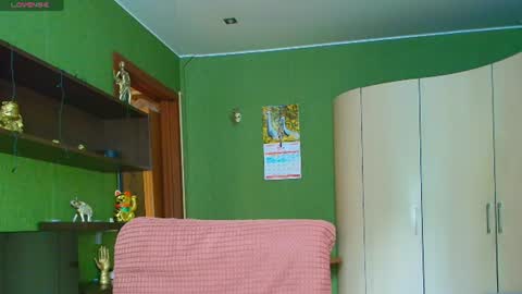 Leona tracie online show from July 2026 04:10:02 PM