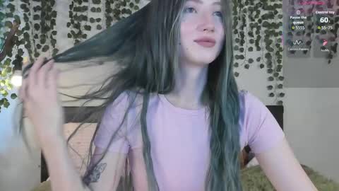 Snapshot of leona_vixen chatting on June 2026 04:50:01 AM Leona online show from June 2026 04:50:01 AM
