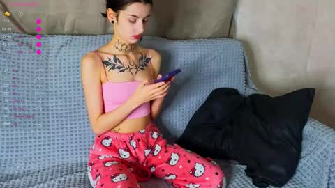 Snapshot of leonahines chatting on November 2025 02:50:01 PM Donna online show from November 2025 02:50:01 PM