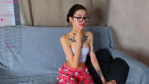 Snapshot of leonahines chatting on November 2025 02:36:02 AM Donna online show from November 2025 02:36:02 AM